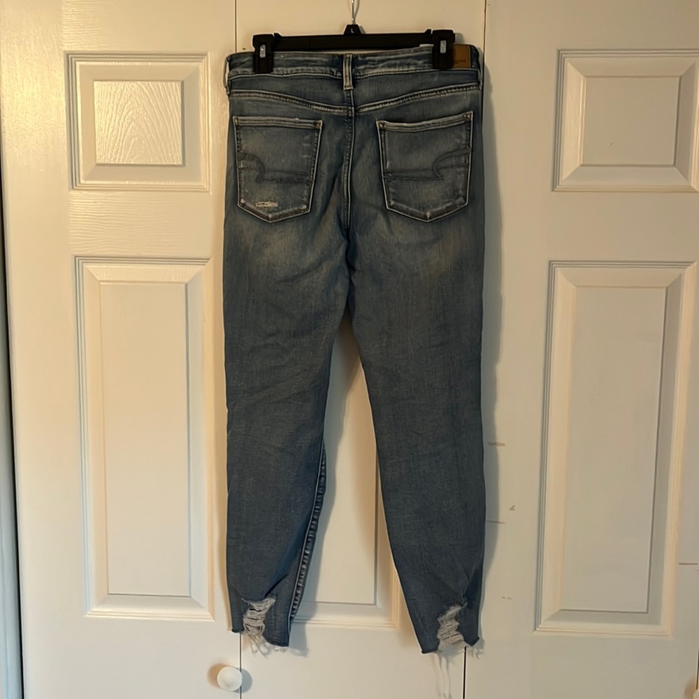 Womens frayed skinny jeans. Light wash